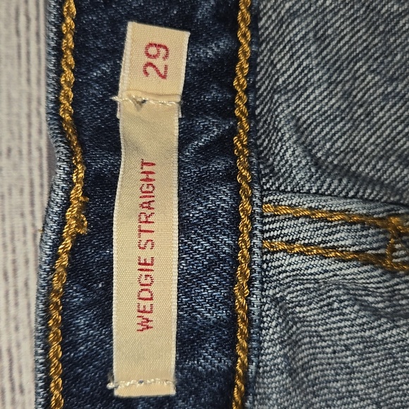Levi's Women's Wedgie Straight Jeans Medium Wash Size 29 - Picture 9 of 11